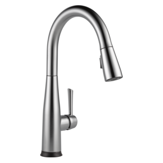 Delta — Delta Essa�: Single Handle Pull-Down Kitchen Faucet with Touch2O� Technology